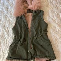 Gilet con ecopelliccia rosa