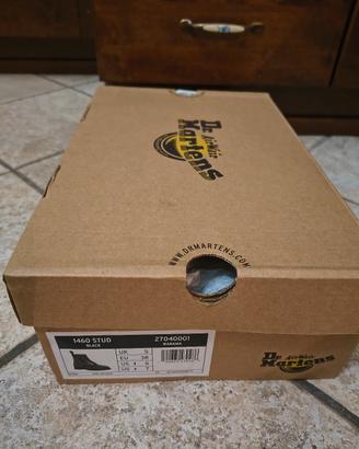 Stivaletto Dr Martens nero borchie Air Wair