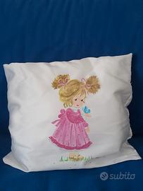 Cuscino dipinto a mano per cameretta bimba