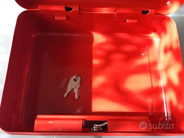 Cassetta di sicurezza 24×18 in metallo