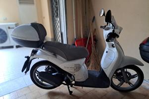 Aprilia Scarabeo 100 – 2011 – 9.600 km – bauletto