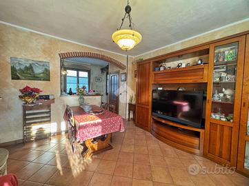 CASA SEMINDIPENDENTE A VAL DELLA TORRE