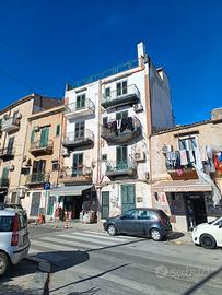 Piazza Micca PitrèBoccadifalco 3vani Ristrutturato