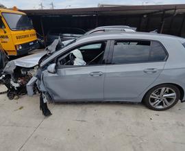 Golf 8 1.5 eTSI 150CV DSG R-Line incidentata