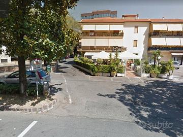 STANZE SINGOLE A DONNE AL CENTRO di COMMENDA