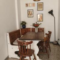 Tavolo, panchina e 3 sedie in legno 