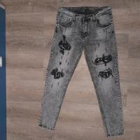 Jeans strappati