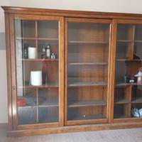 Libreria classica in pregiato legno di ciliegio