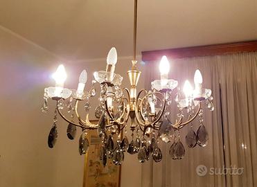 Lampadario a gocce in metallo e vetro