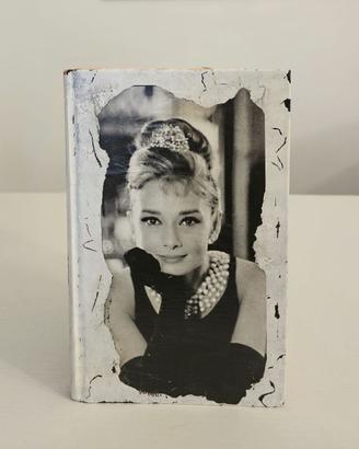 Libro scultura A. Hepburn book folding art