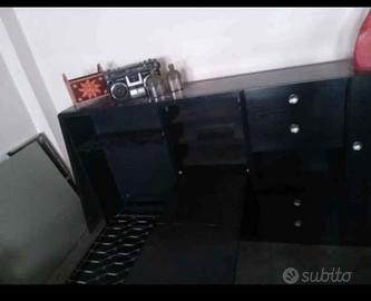 Mobile letto,tavolo, guardaroba 