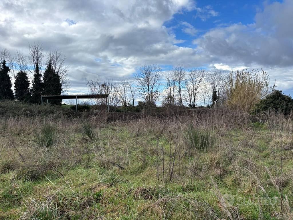Terreno di 2400 m² a Giugliano in Campania - Altro