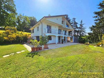 Villa panoramica con ampio giardino