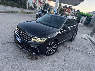 Volkswagen Tiguan 2.0 TDI 4MOTION R-Line