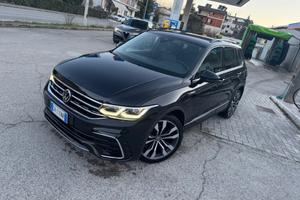 Volkswagen Tiguan 2.0 TDI 4MOTION R-Line