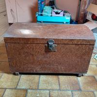 Baule antico in legno
