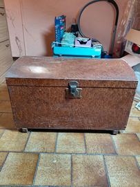 Baule antico in legno