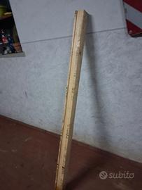 pali in legno di pino molto robusti