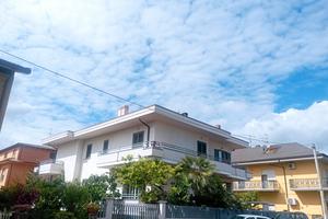 Villa con due appartamenti