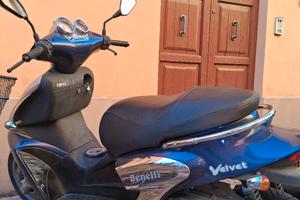 Benelli Velvet 150