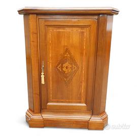 Angoliera cantonale classico con intarsi