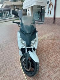YAMAHA MOTOR ESPANA S.A. SC22 - XMax 250