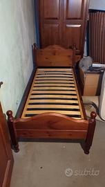 Letto singolo legno arte povera e comodino