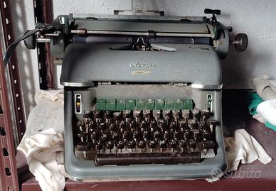 macchina da scrivere vintage Olivetti Olympia 