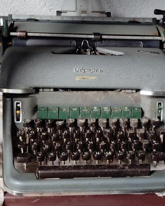macchina da scrivere vintage Olivetti Olympia 