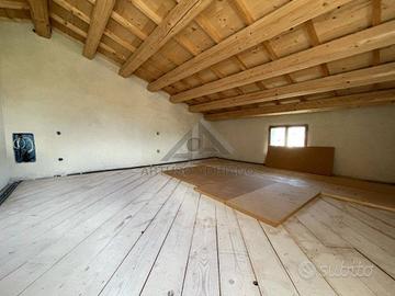 Casa indipendente di 184 m² con 3 locali a Fonte