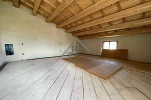 Casa indipendente di 184 m² con 3 locali a Fonte