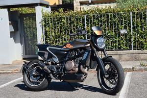 Husquarna Svartpilen 701 style