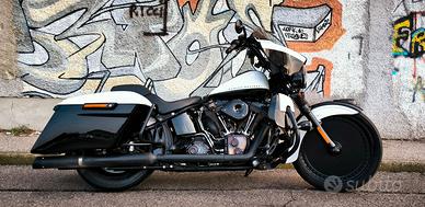 Special su base Softail Blackline