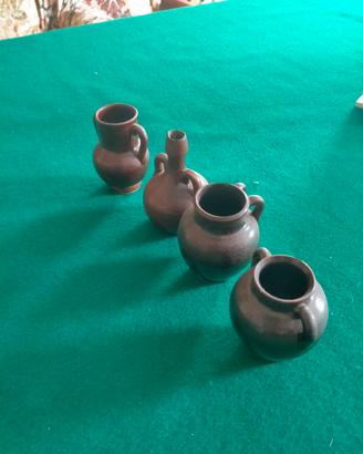 Set di 4 brocchette e anforette in terracotta 