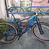 Giant  Advanced Mtb full carbonio