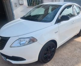 Lancia Ypsilon 1.2 69 CV 5 porte Elefantino