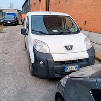 FURGONE PEUGEOT BIPPER