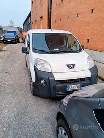 FURGONE PEUGEOT BIPPER