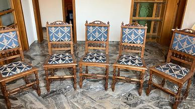 Cinque sedie in stile classico d’epoca