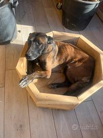 Cuccia in legno artigianale