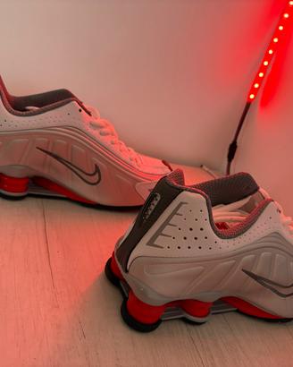 Nike Shox R4 White Metallic Silver Red - Taglia 40