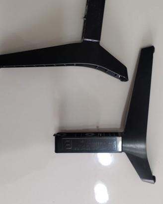 Base/piedistallo per TV