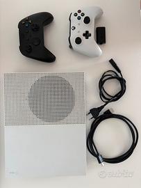 Xbox ONE S 1TB + 2 controller