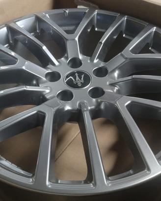 4 CERCHI LE LEGA MASERATI GRECALE 19"  CODICE A919