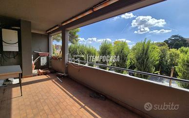OTTAVIA -AMPIO 3 LOCALI CON DOPPI TERRAZZI,CANTINA