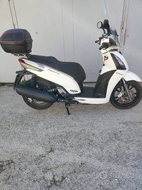 Kymco people