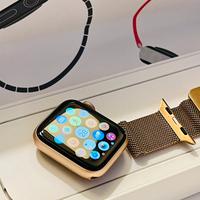 Apple Watch gold pink