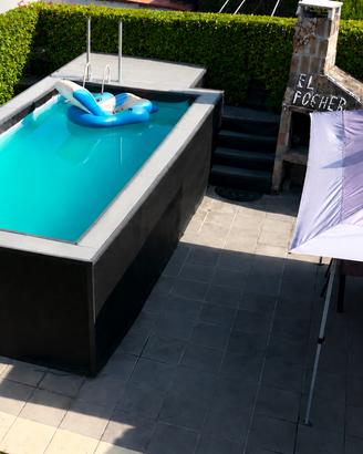 Villa bifamiliare con piscina e giardino privato a