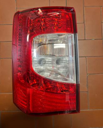 Lancia Voyager fanale posteriore sx