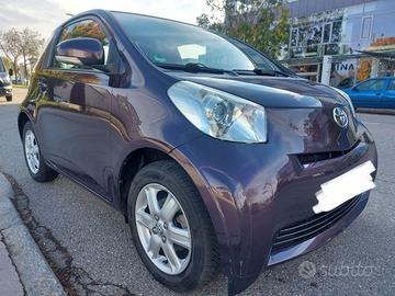 Toyota iq
